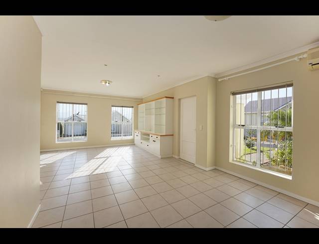 3 bed property to rent in LANGERUG